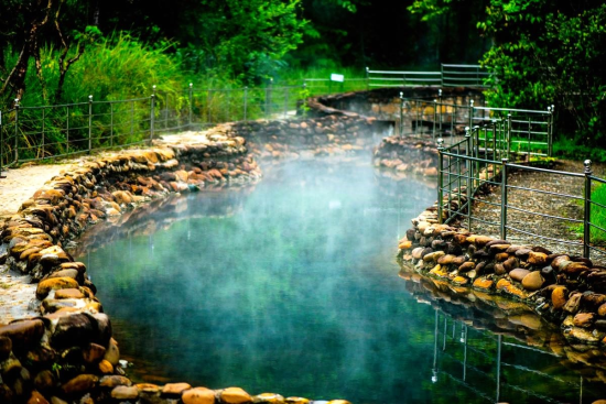 Suối khoáng nóng Alba Thanh Tân  Huế